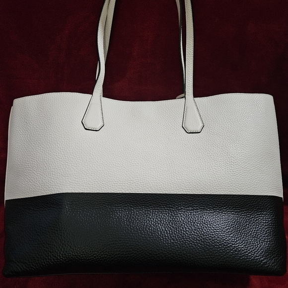 Tory Burch Perry Two-Tone Black and White Large Leather Tote with Tassel - Picture 4 of 16